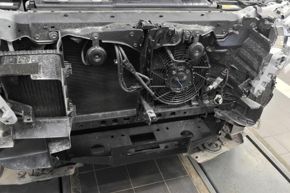 Установочный комплект для лебедки в штатный бампер Toyota Land Cruiser 200 (с 2015 г.в.)