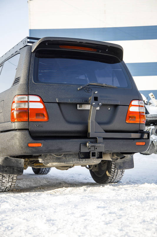 Калитка в штатный бампер Toyota Land Cruiser 100