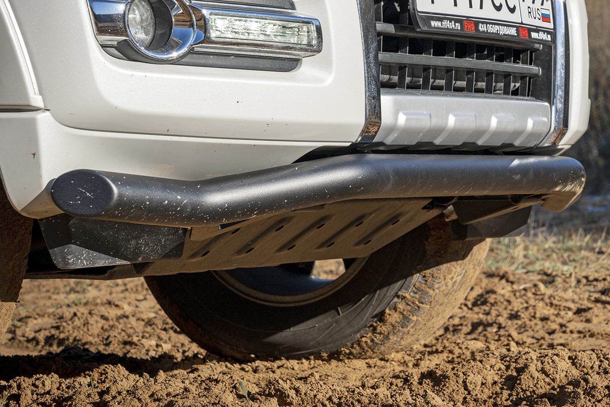 Бампер РИФ силовой передний Mitsubishi Pajero IV под площадку для лебёдки RIFPJR-30000 с защитой радиатора