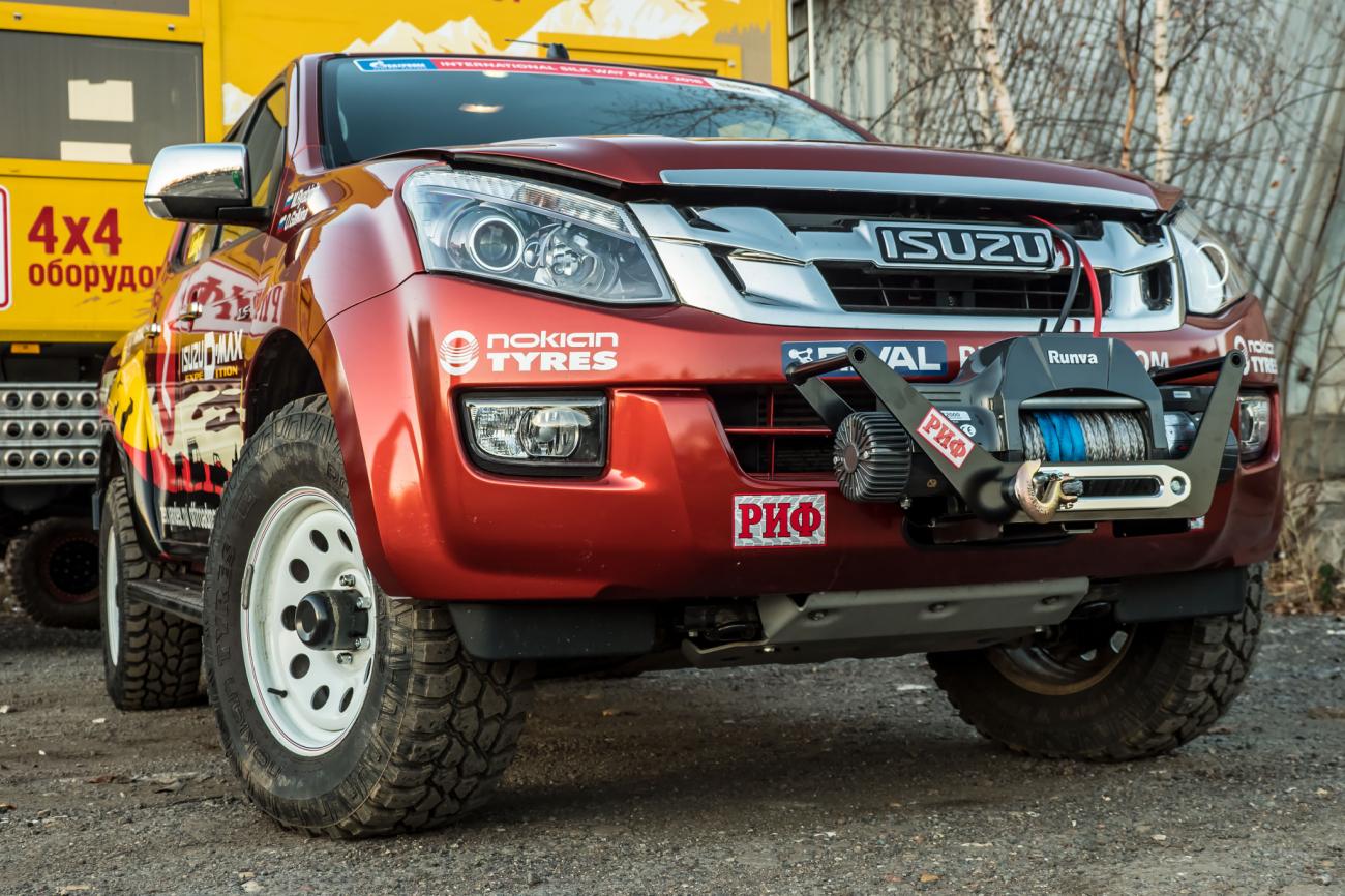 Фаркоп РИФ передний (переходник) для съёмной лебедки в штатный бампер Isuzu D-MAX (2012-2020)