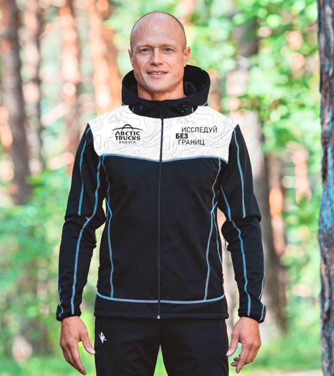 Фирменная куртка-виндстопер с капюшоном ATTeam Classic черная M (размер 48)