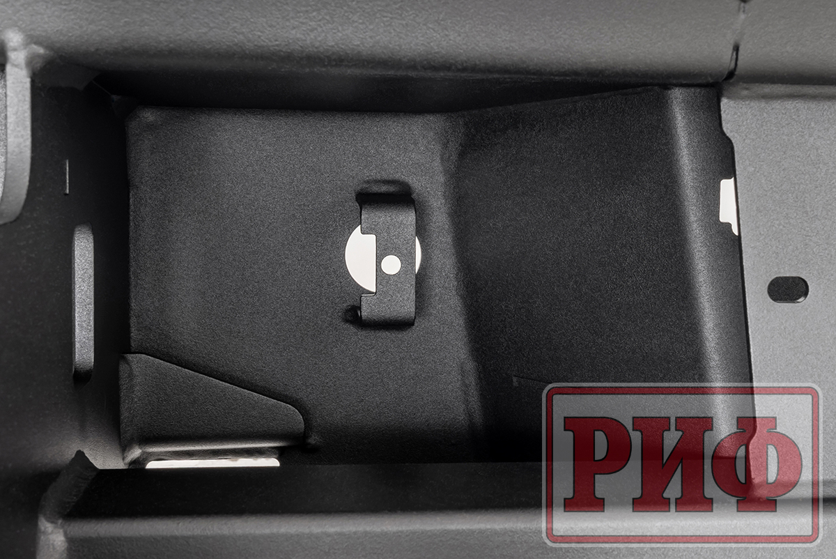 Бампер РИФ силовой задний Great Wall Poer с квадратом под фаркоп и фонарями
