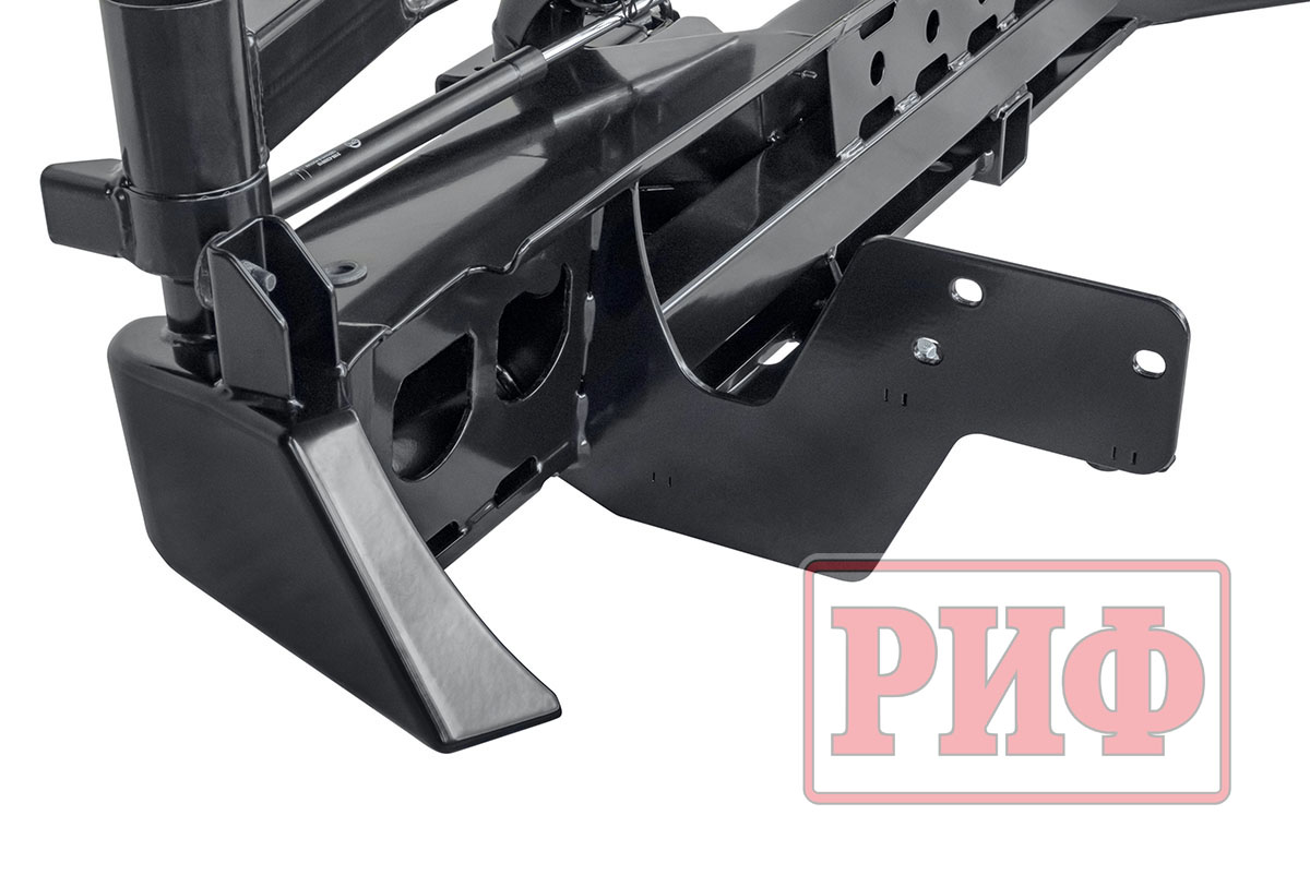 Бампер РИФ силовой задний Isuzu D-MAX (2012-2020) с квадратом под фаркоп, 2-мя калитками, фонарями, подсветкой номера, стандарт