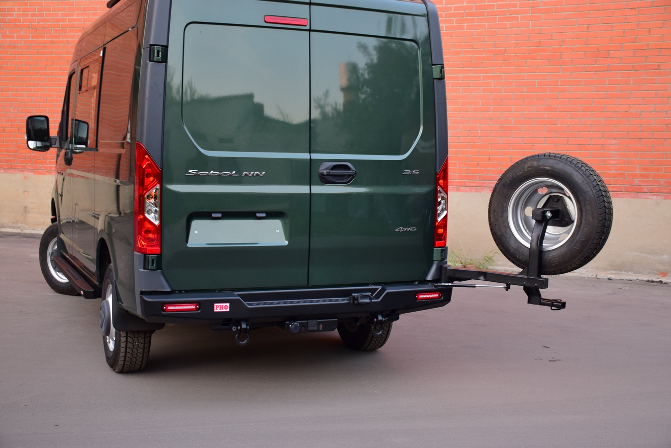 Бампер РИФ силовой задний для ГАЗ Соболь NN 4x4 с фонарями, калиткой, возможностью установки фаркопа, стандарт