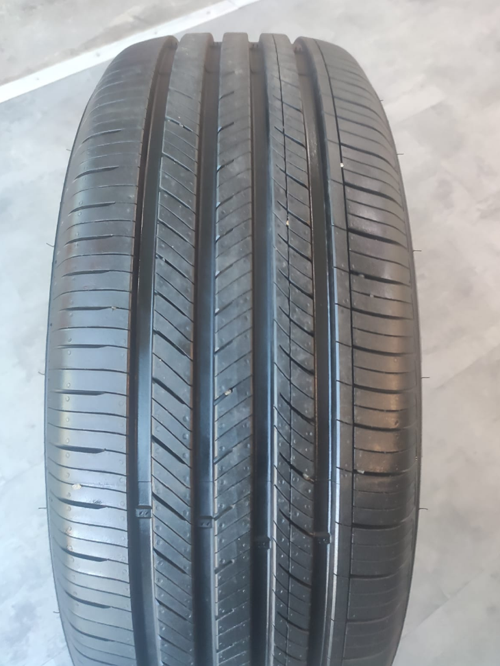 Шина б/у Kumho Crugen hp71 112H 265/65 R17