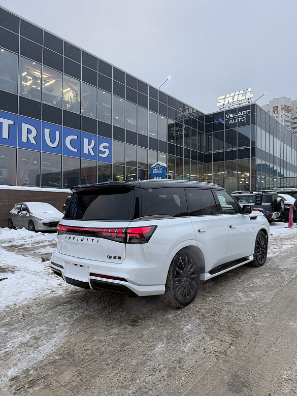 Infiniti QX80 4468