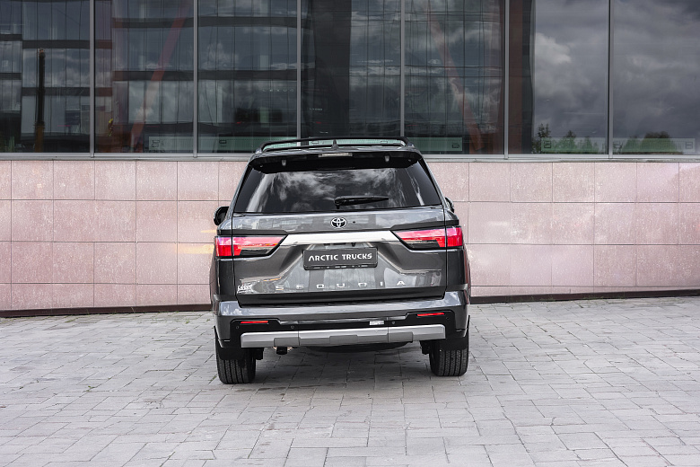 Toyota Sequoia Capstone 8228