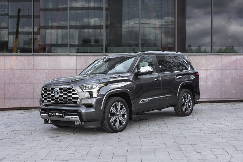 Toyota Sequoia Capstone 8228